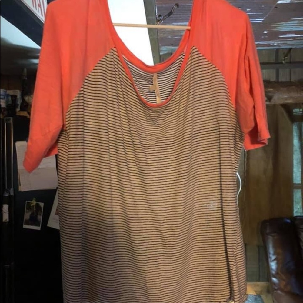 t-shirt - Picture 1 of 1